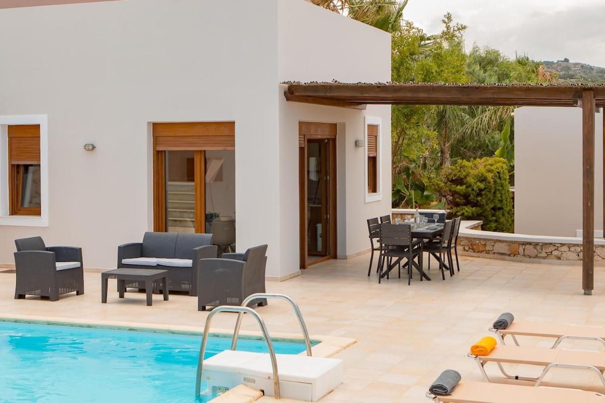 Karena Seaview Villa Gerani Chanion エクステリア 写真